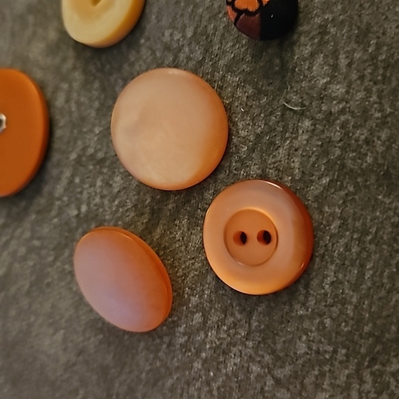 3/$30 Vintage Estate Orange Mother of Pearl Acrylic Buttons - Picture 2 of 5